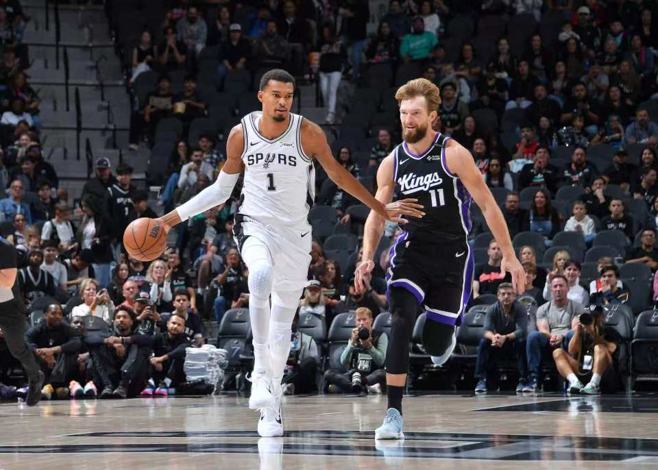 PG电子官方网站PG电子马刺7人上双大胜送国王5连败 文班14+8福克斯战旧主16+6